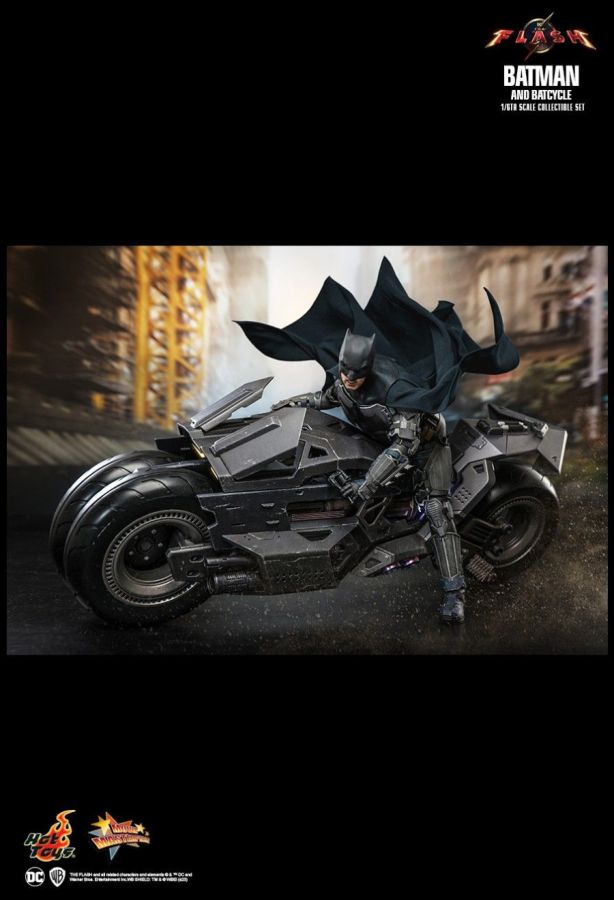The Flash (2023) - Batman & Batcycle 1:6 Scale Collectable Set