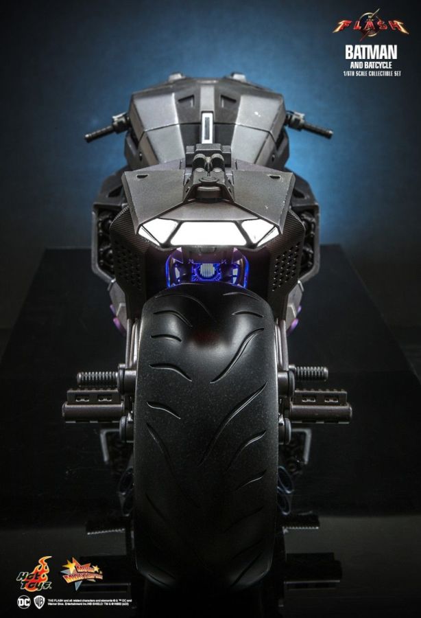 The Flash (2023) - Batman & Batcycle 1:6 Scale Collectable Set