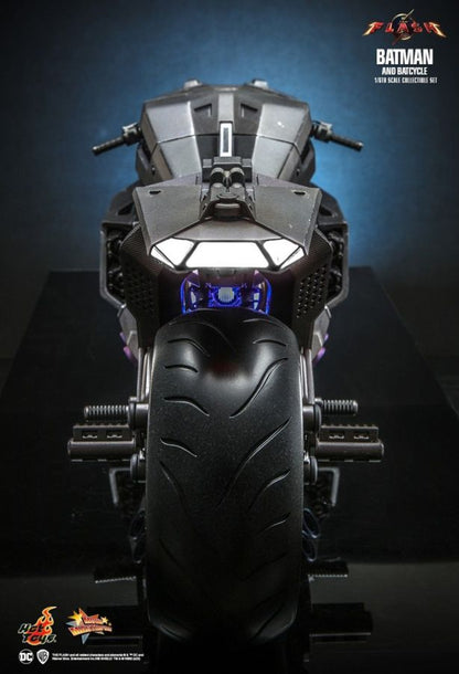 The Flash (2023) - Batman & Batcycle 1:6 Scale Collectable Set