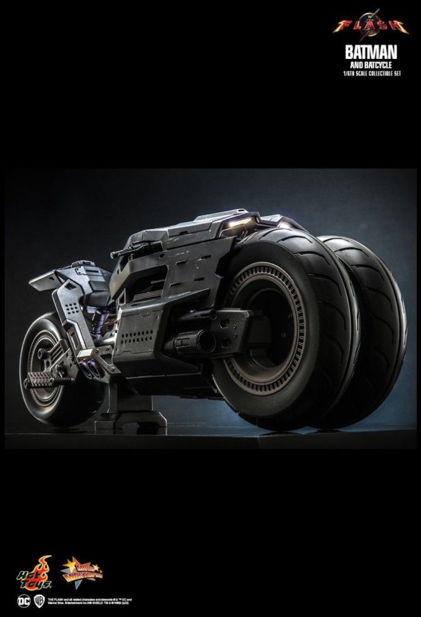 The Flash (2023) - Batman & Batcycle 1:6 Scale Collectable Set