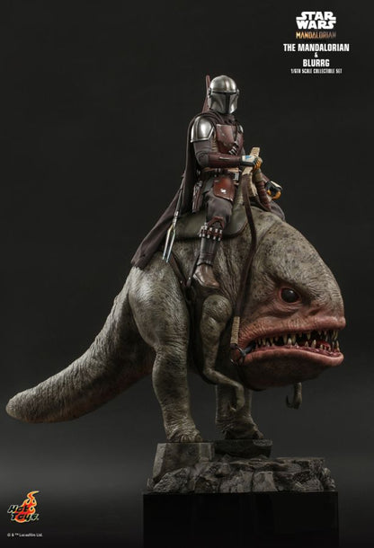 Star Wars: The Mandalorian - Mandalorian & Blurrg 1:6 Scale Collectable Action Figure Set