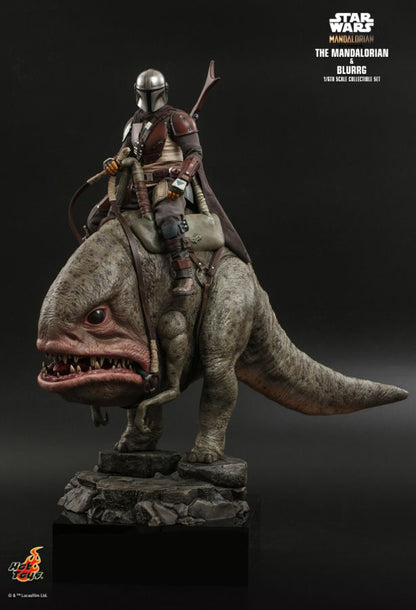 Star Wars: The Mandalorian - Mandalorian & Blurrg 1:6 Scale Collectable Action Figure Set