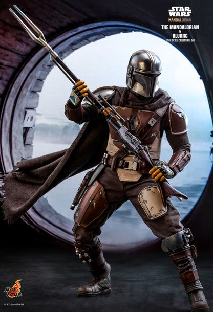 Star Wars: The Mandalorian - Mandalorian & Blurrg 1:6 Scale Collectable Action Figure Set