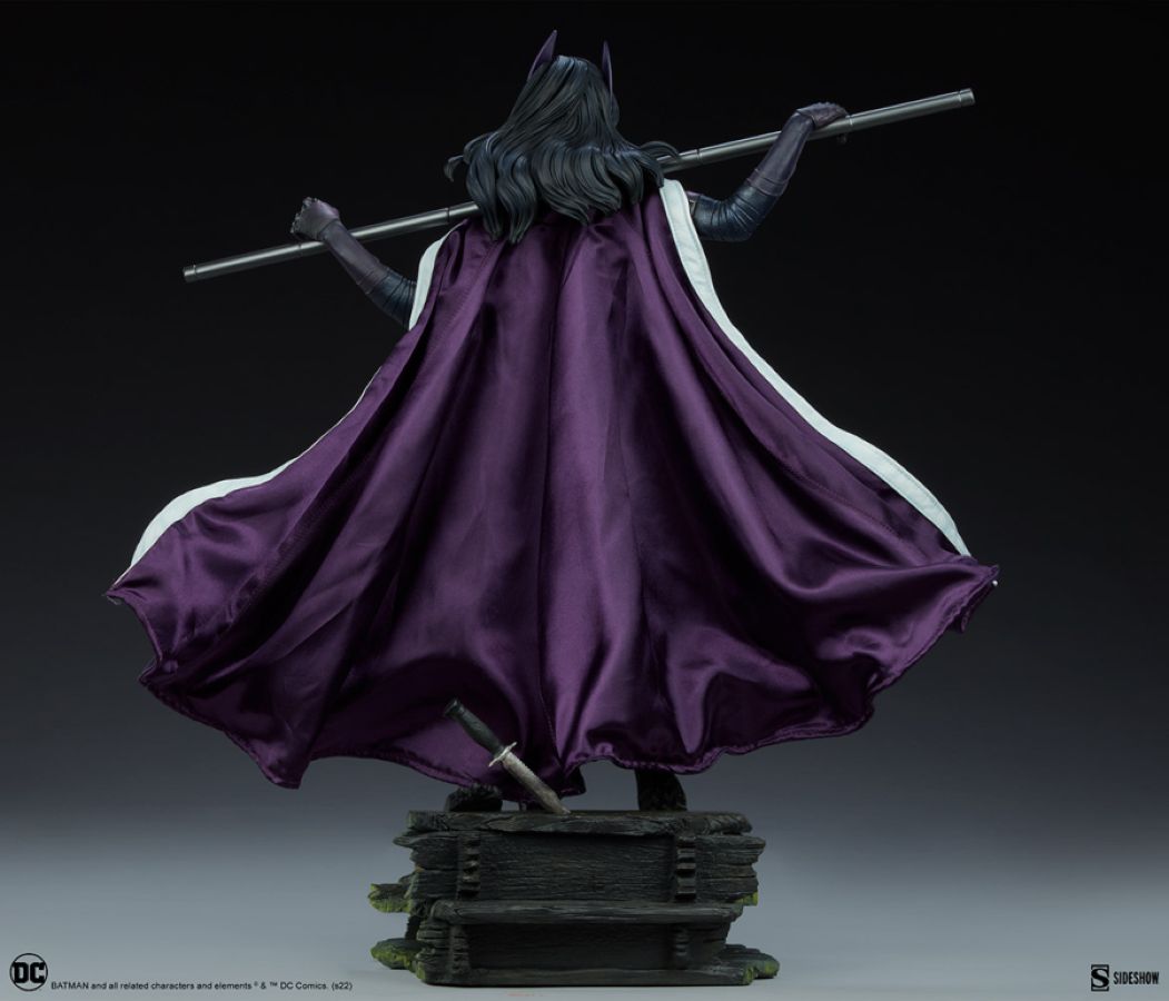 DC Comics - Huntress Premium Format Statue