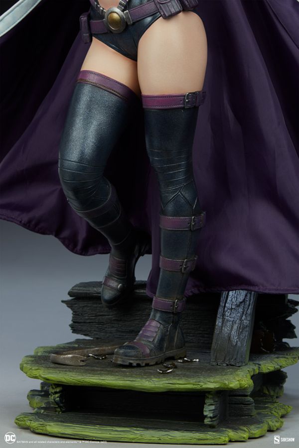 DC Comics - Huntress Premium Format Statue