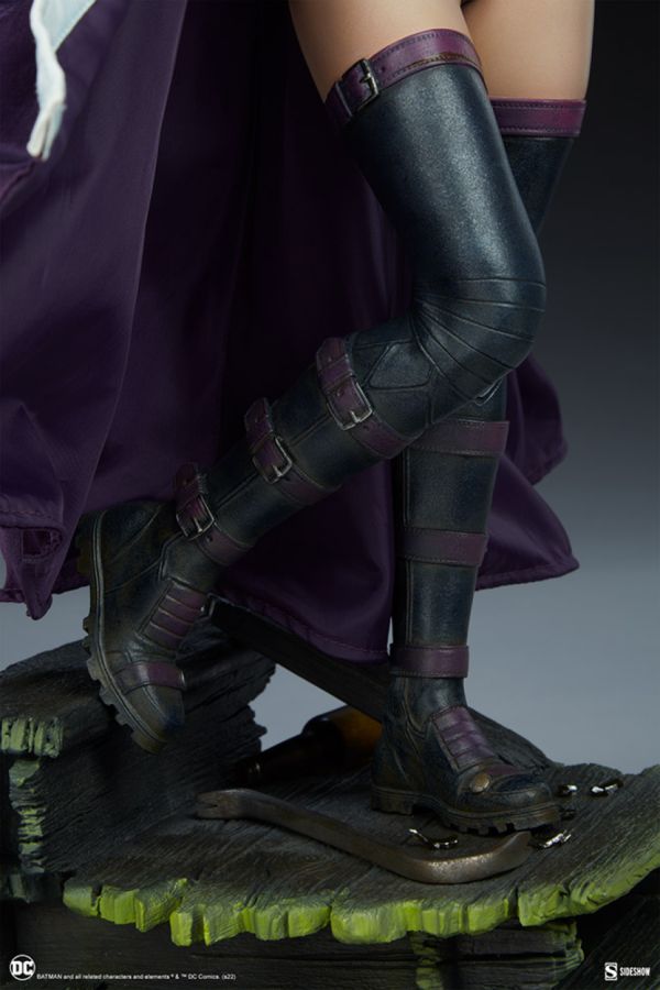 DC Comics - Huntress Premium Format Statue