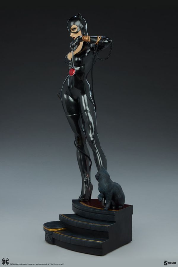 DC Comics - Catwoman Premium Format Statue