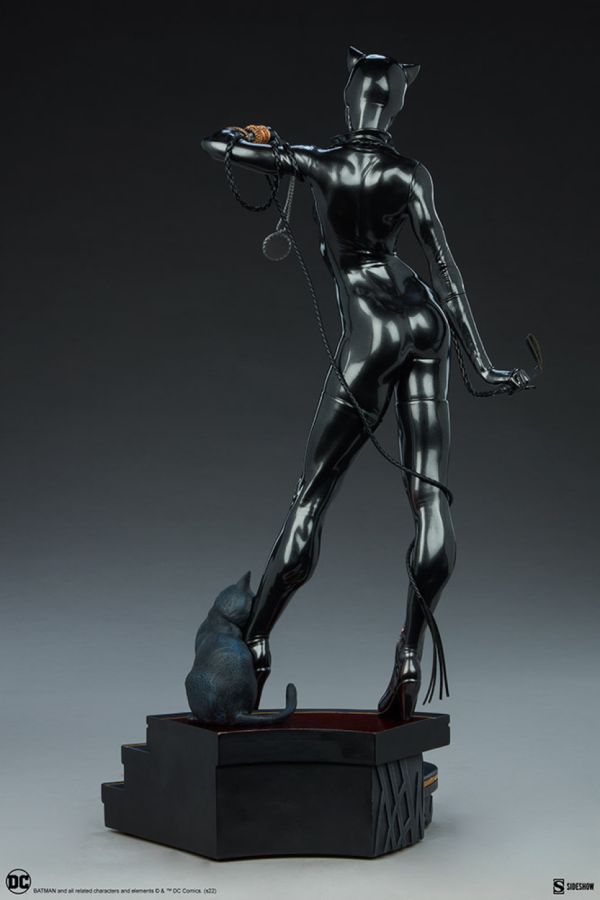 DC Comics - Catwoman Premium Format Statue