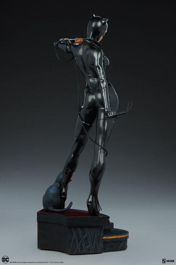 DC Comics - Catwoman Premium Format Statue