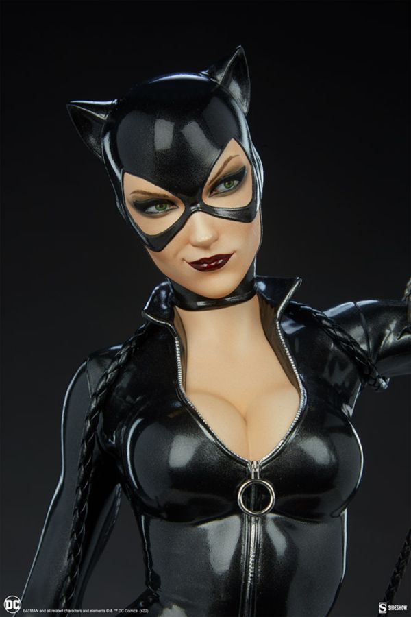 DC Comics - Catwoman Premium Format Statue