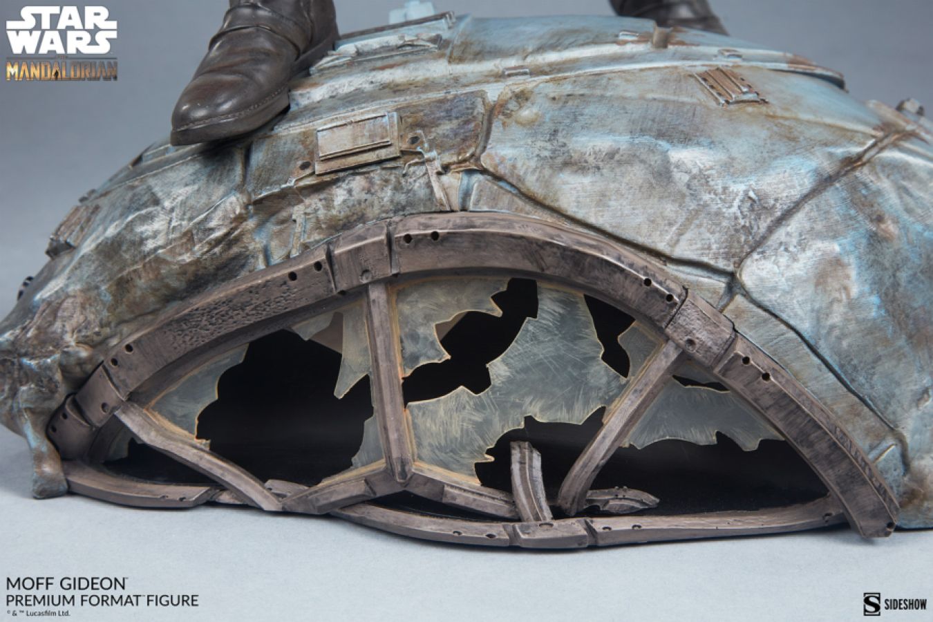 Star Wars: The Mandalorian - Moff Gideon Premium Format Statue