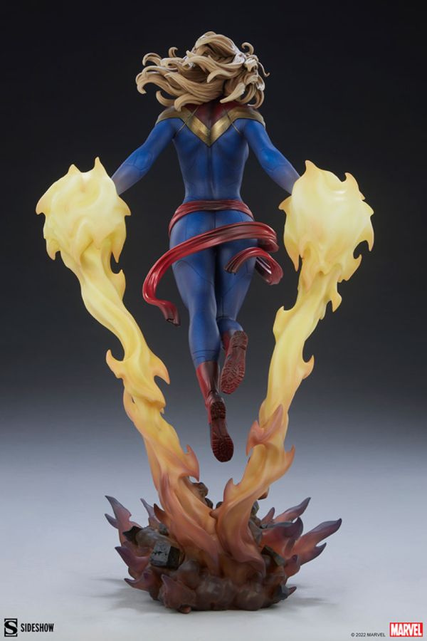 Marvel Comics - Captain Marvel Premium Format Statue