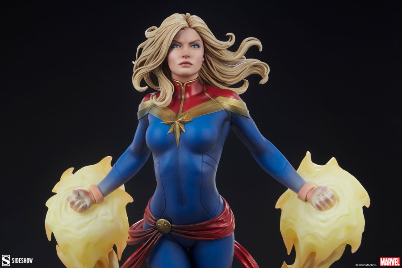 Marvel Comics - Captain Marvel Premium Format Statue