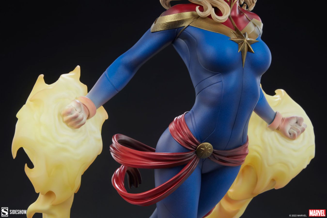 Marvel Comics - Captain Marvel Premium Format Statue