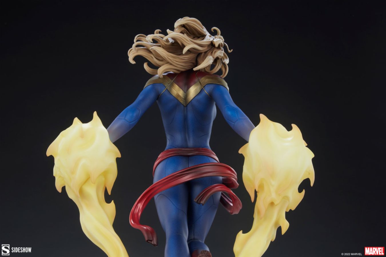 Marvel Comics - Captain Marvel Premium Format Statue
