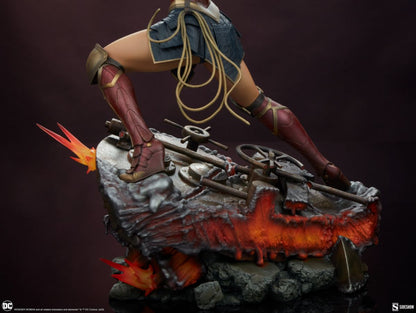 Wonder Woman - Saving The Day Premium Format Statue