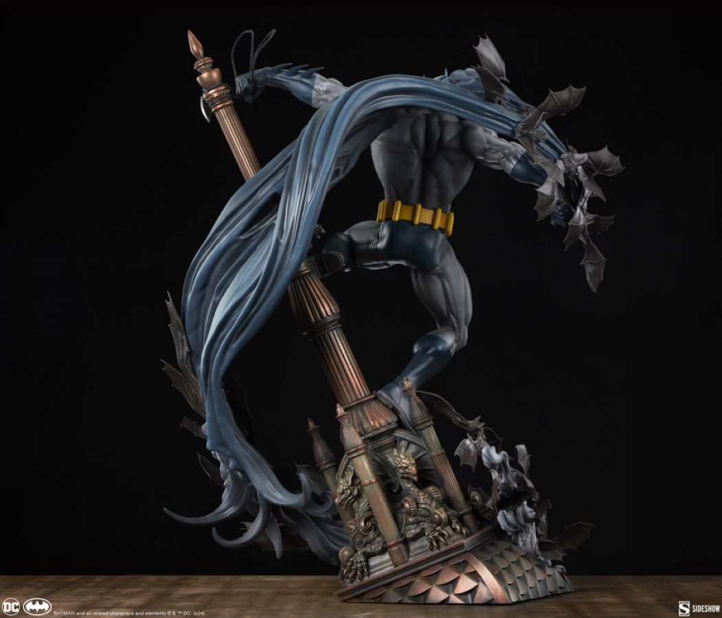 Batman - Batman Premium Format 1:4 Scale Statue