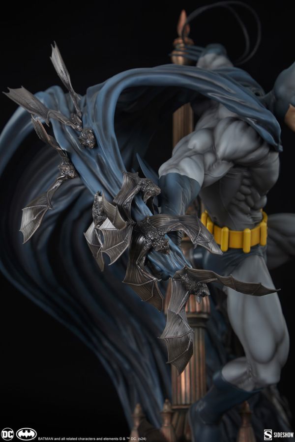 Batman - Batman Premium Format 1:4 Scale Statue