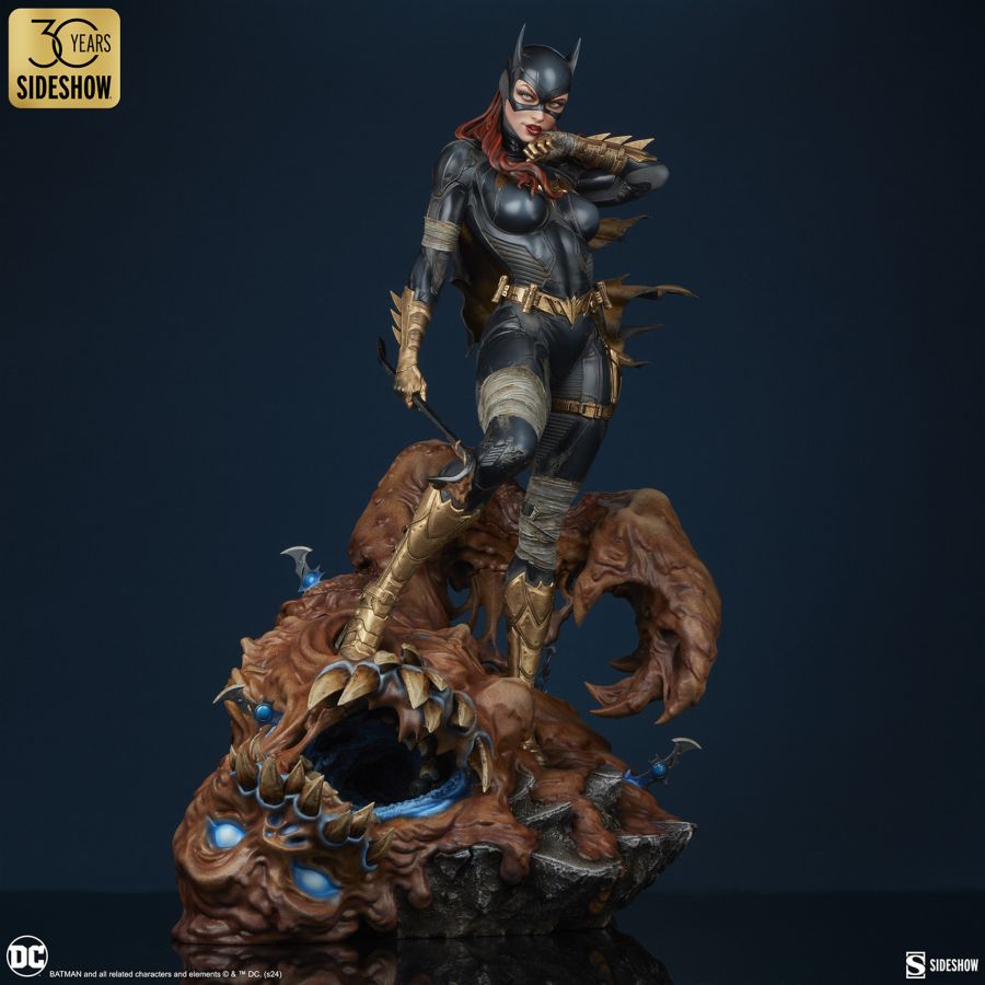 Batman - Batgirl Premium Format Statue