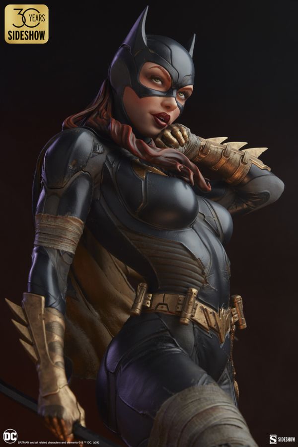 Batman - Batgirl Premium Format Statue