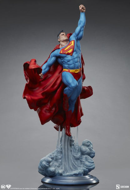 Superman - Superman Premium Format Statue