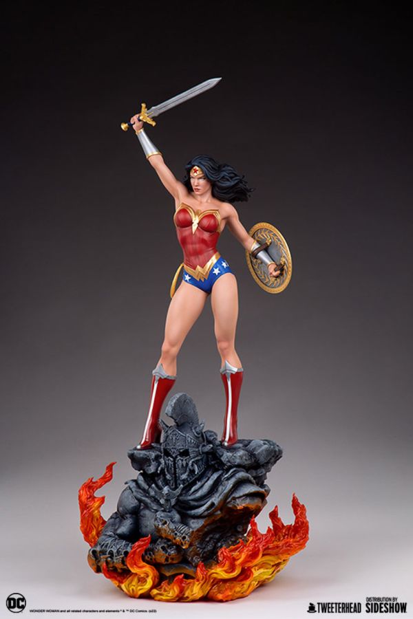 DC Comics - Wonder Woman 1:4 Scale Maquette
