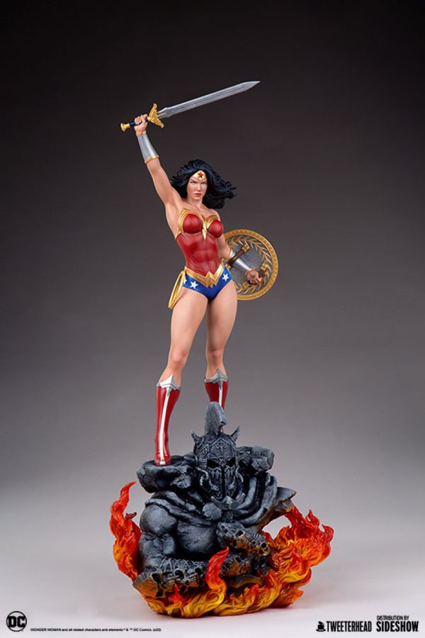 DC Comics - Wonder Woman 1:4 Scale Maquette