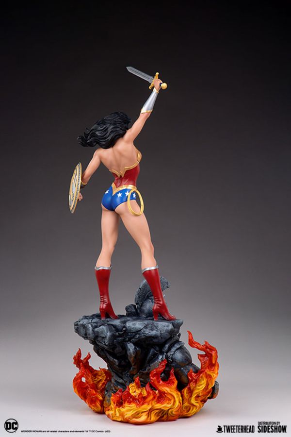 DC Comics - Wonder Woman 1:4 Scale Maquette
