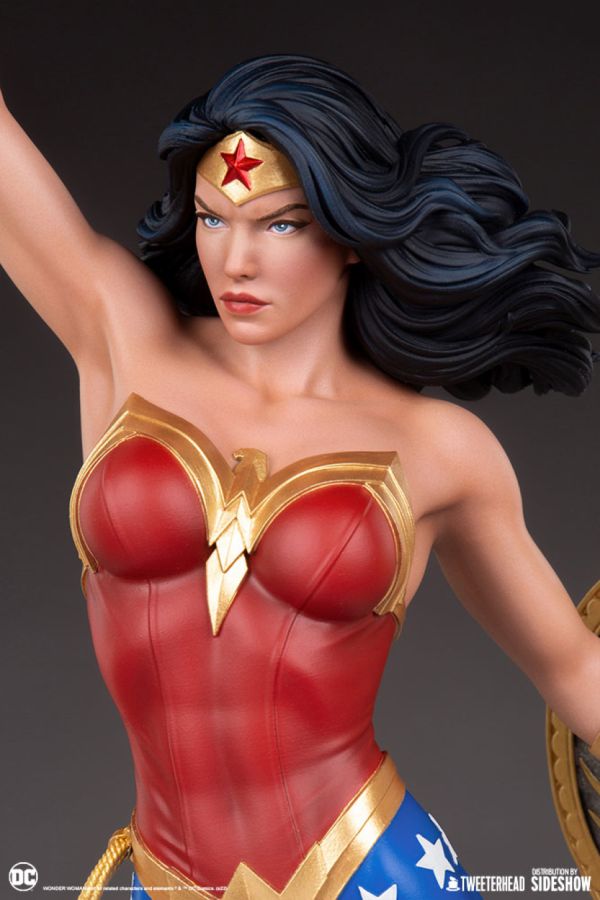 DC Comics - Wonder Woman 1:4 Scale Maquette