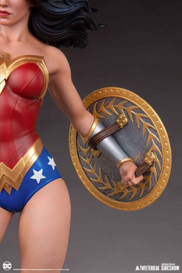 DC Comics - Wonder Woman 1:4 Scale Maquette